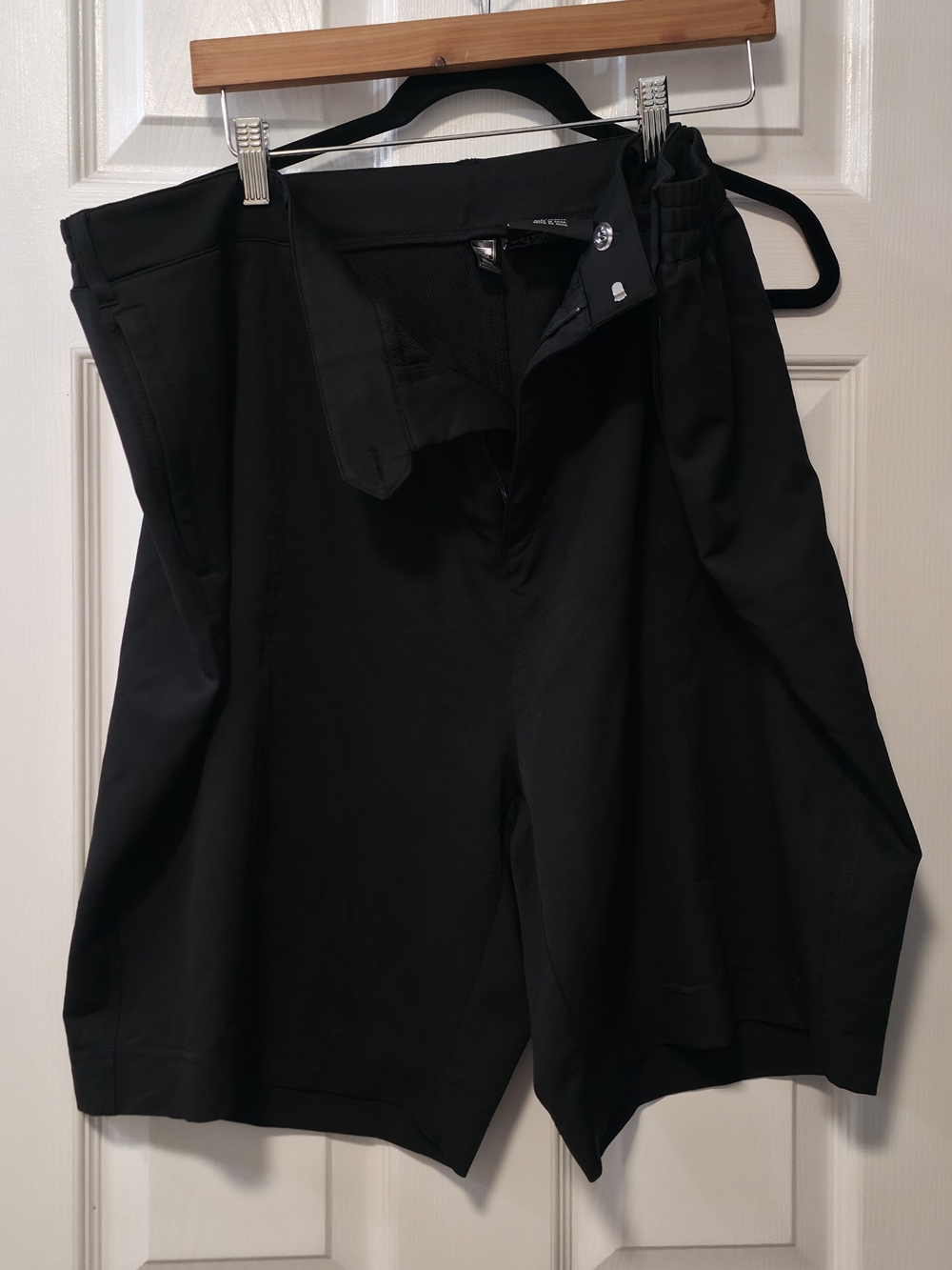 32 Degrees Black Stretch Bermuda Shorts